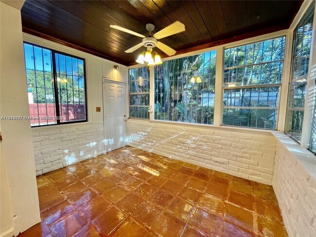 5842 SW 60th St, Miami, FL 33143 - photo 4