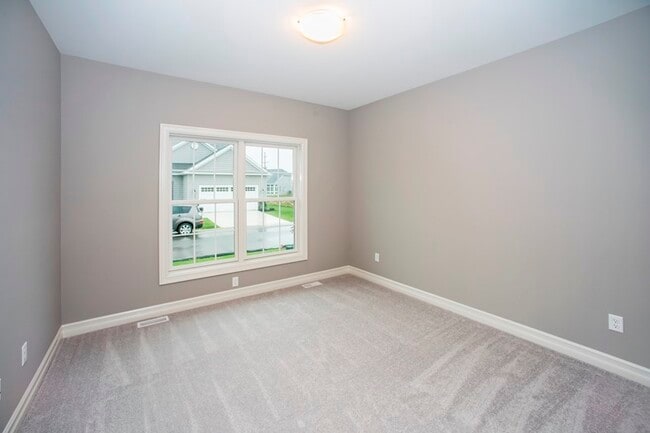 5 Northfield Ln unit 37409149, Lancaster, NY 14086 - photo 4