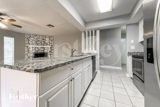 1794 E Groveleaf Ave, Palm Harbor, FL 34683 - photo 5