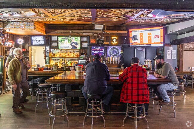 Residents of East Sandy River Area can meet friends for a pint and pub fare at the Historic Springdale Pub.