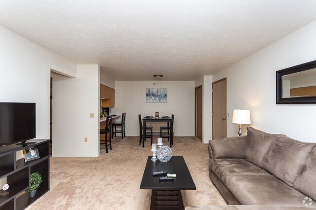 2BR, 1BA - 960 SF