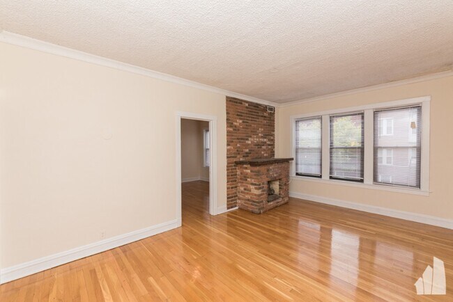 3521 N Racine Ave unit 2BD, Chicago, IL 60657 - photo 2