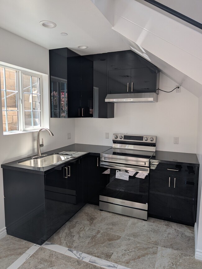 20229 Lorenzana Dr, Los Angeles, CA 91364 - photo 6