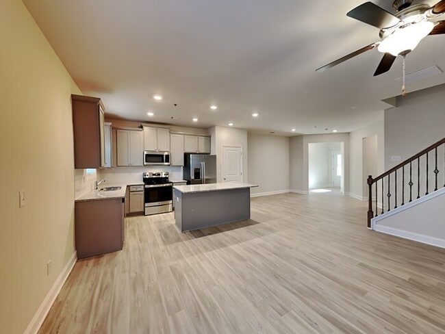 122 Wayne Ln, Canton, GA 30114 - photo 3