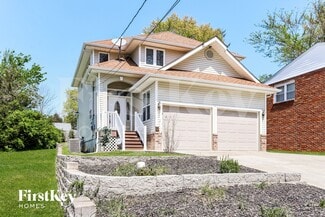 207 Lithia Ave, Webster Groves, MO 63119