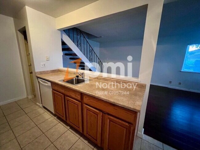 1977 Woodglen Ln unit 3, Vacaville, CA 95687 - photo 4