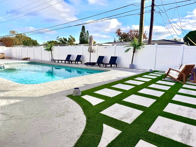 2109 Academy Dr, Clearwater, FL 33764 - photo 3