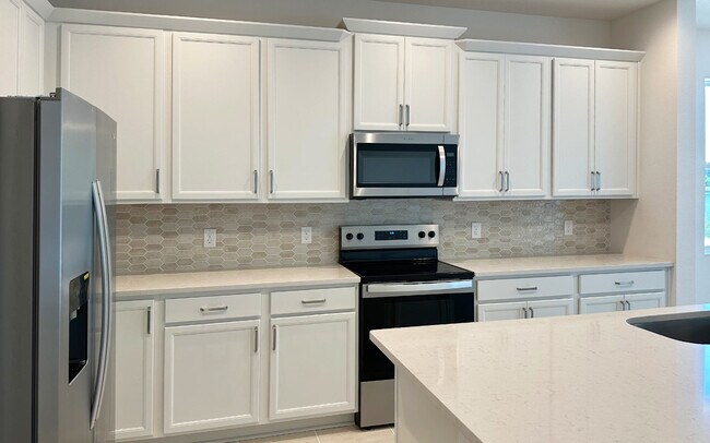 5862 Ali Grace Dr, Saint Cloud, FL 34771 - photo 4