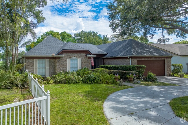 Ranch homes are a popular home option in Valrico with each offering a unique characteristic.