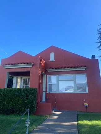 3145 E St, Eureka, CA 95503