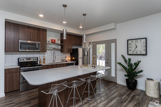 Axio 8400, Sandy, UT 84070 - photo 6