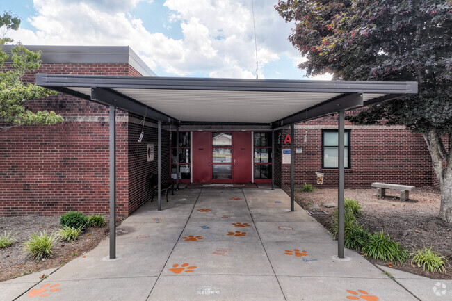 Fall Creek Elementary is an above average public school located in East Bend, NC.