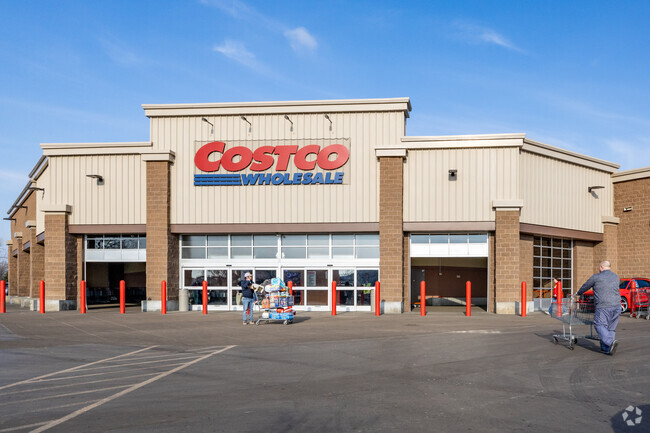When looking for the bulk items Costco near Bryn Mawr has you covered.
