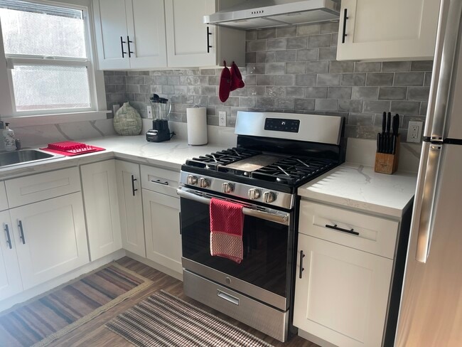 1151 E 15th St, Long Beach, CA 90813 - photo 2