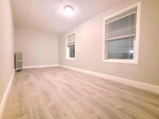 173 Trenton St unit 1, Boston, MA 02128 - photo 4