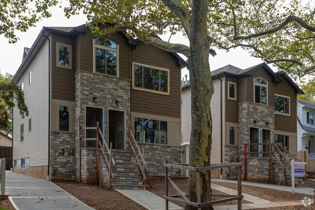 New construction homes complement Grant City’s historic charm.