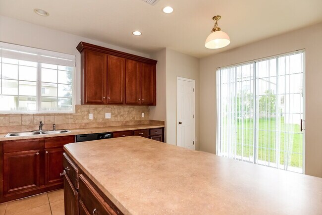 9432 Wellstone Dr, Land O Lakes, FL 34638 - photo 5