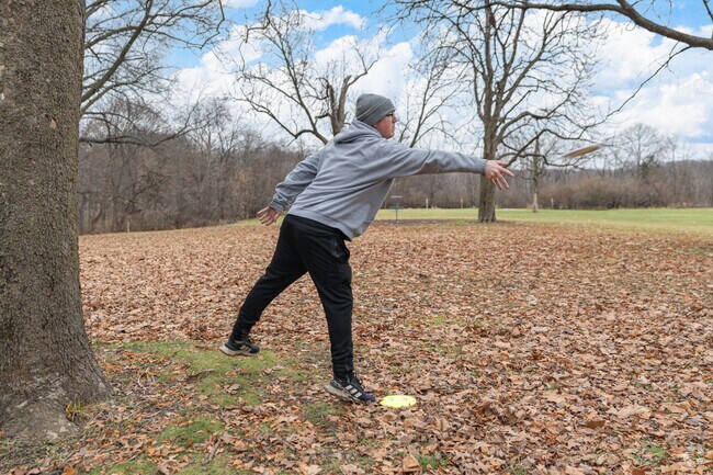 Residents will enjoy the 18-hole disk golf course at Highland Park Disk Golf Course.