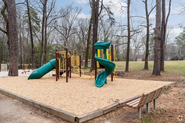 Banbury Park is a small neighborhood park in Sunset Hills in Raleigh, NC.