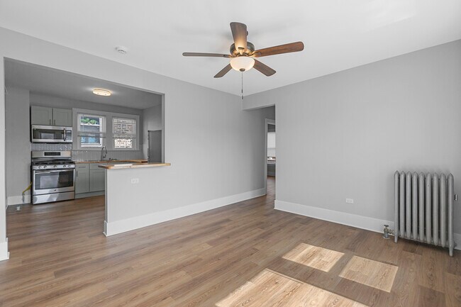 3222 W Grace St unit 1, Chicago, IL 60618 - photo 4