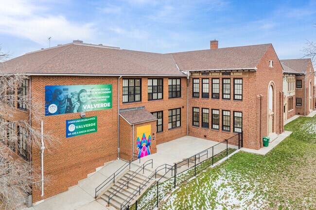 Valverde Elementary School is a public elementary school in Athmar Park.