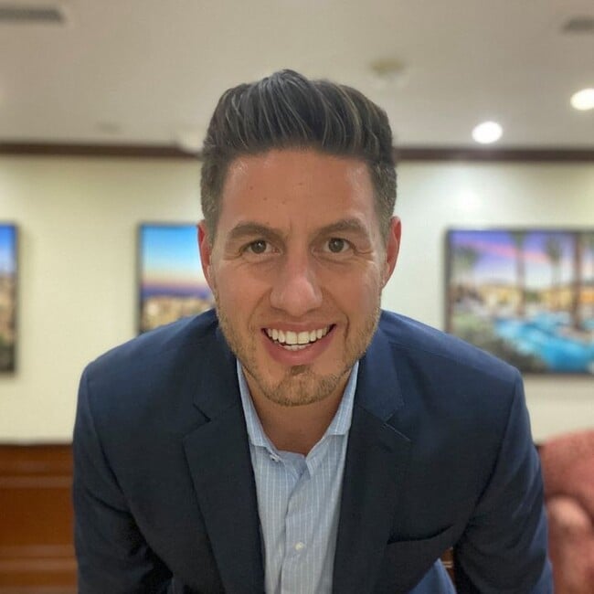 Agent Photo