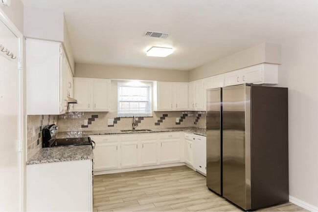 6227 Hott Springs Dr, Arlington, TX 76001 - photo 4