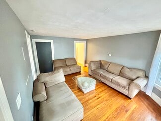 91 Orange St Unit 1F, Westfield, MA 01085