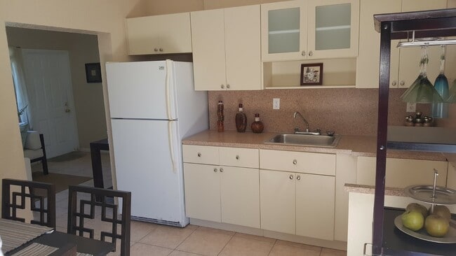 200 Fisherman St unit 110, Opa Locka, FL 33054 - photo 3