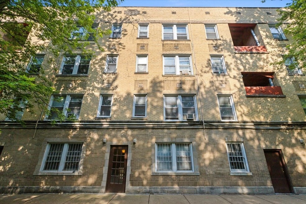 1800 W Farwell Ave unit 4-2D, Chicago, IL 60626 - photo 1