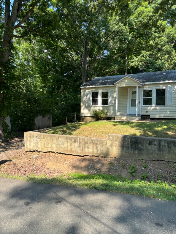 18333 Williams Rd unit A, Triangle, VA 22172 - photo 1