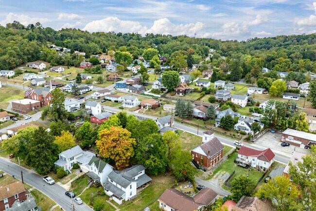 Homes sit comfortably together on the streets of Jerome Park.