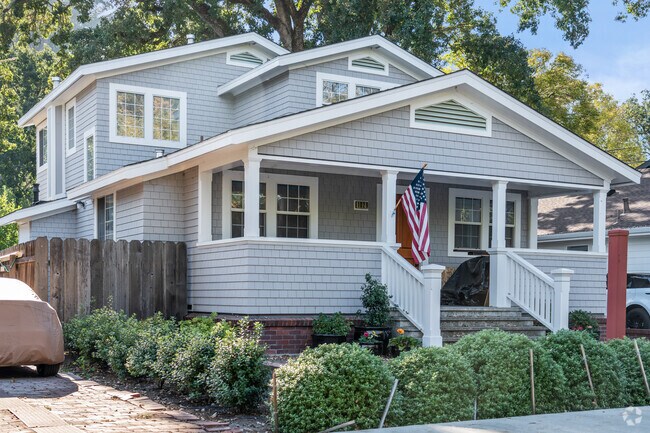 San Anselmo has a variety of housing options.