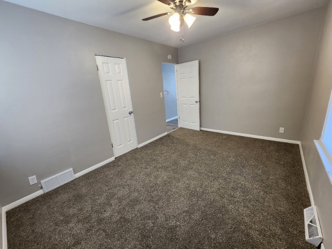 2049 34th St, Rock Island, IL 61201 - photo 4