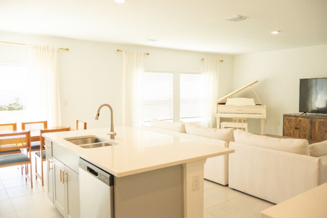 6305 Milestone Lp, Palmetto, FL 34221 - photo 6