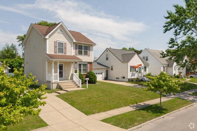 The crime score in Kenilworth is 3, so lower than the national average of 4.