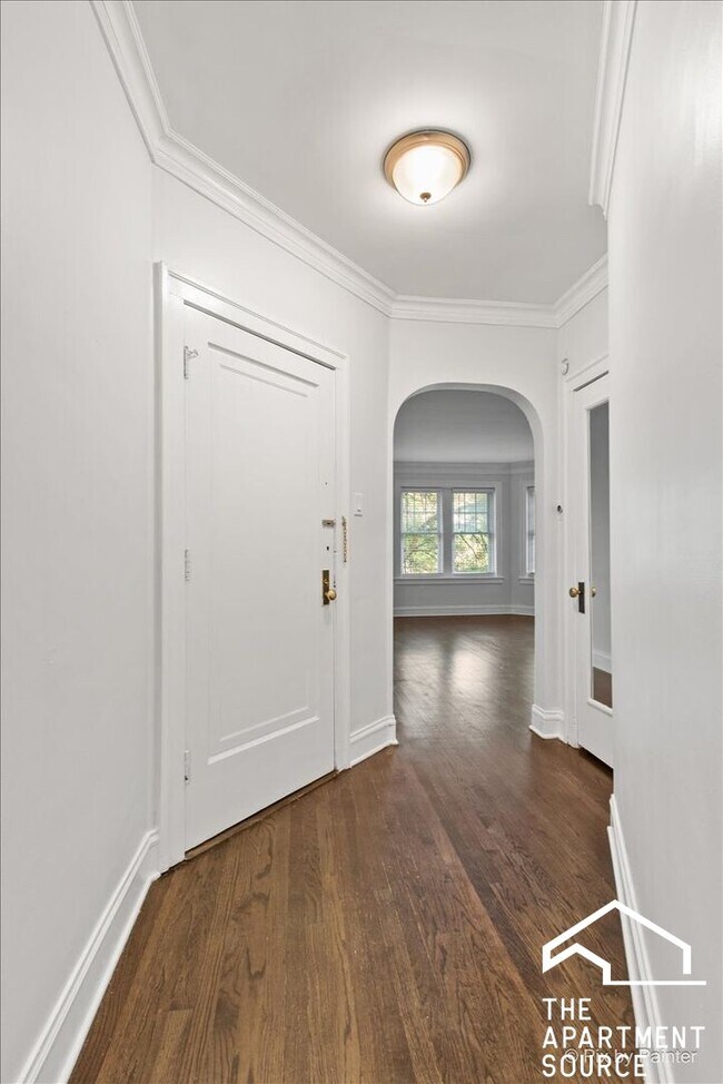 5430 N Campbell Ave unit 3N, Chicago, IL 60625 - photo 3