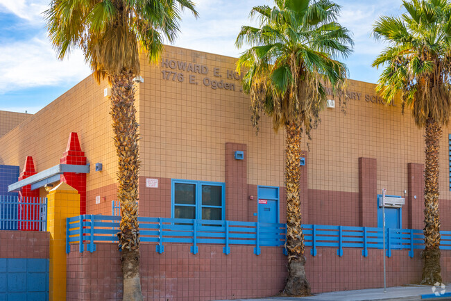 Howard E Hollingsworth Elementary School Photo 3