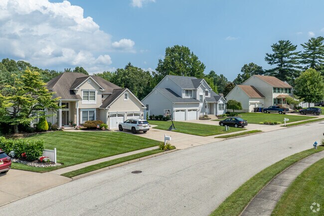 You can also find many newer colonial homes in Mullica.