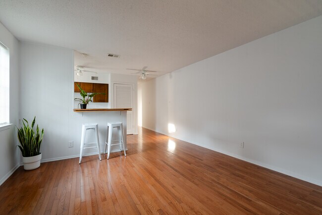 1337 Vinton Ave unit 4, Memphis, TN 38104 - photo 3