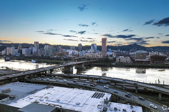 Downtown Portland is conveniently located around 15 minutes away from King City.
