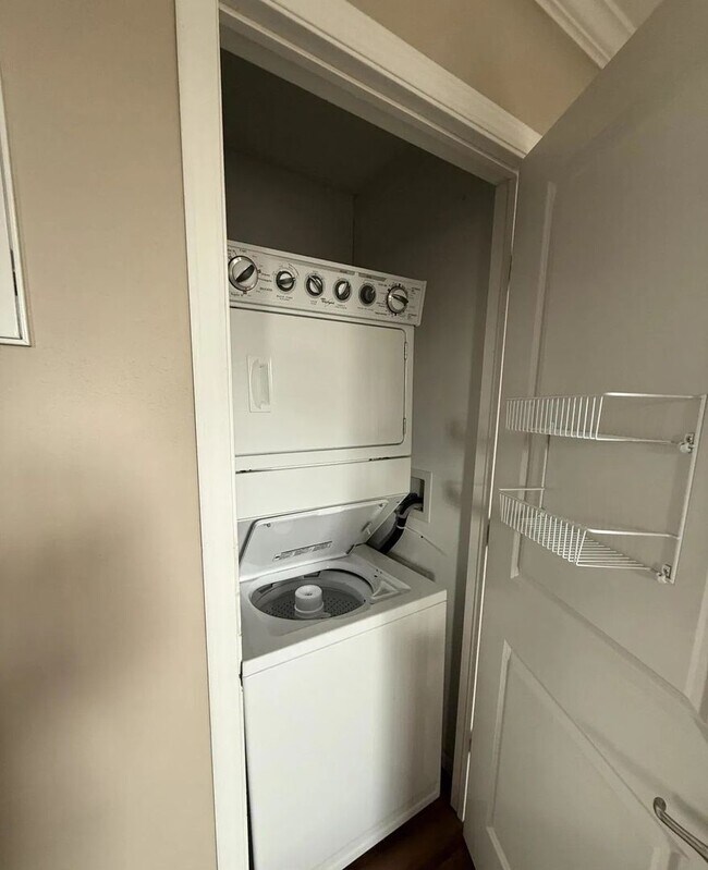 Wolf Run Village, Watford City, ND 58854 - photo 2