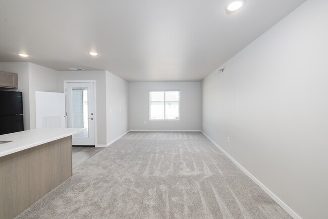 Golden Prairie, Mitchell, SD 57301 - photo 2