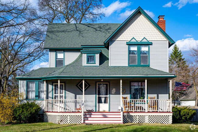 Owners take great pride in maintaining their homes in Farmington.