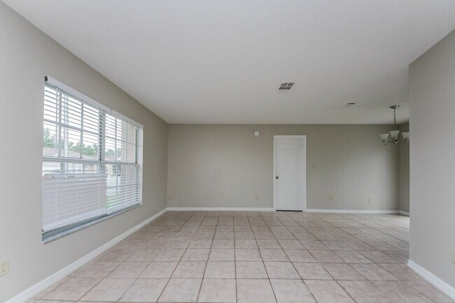 212 Great Yarmouth Ct, Kissimmee, FL 34758 - photo 7