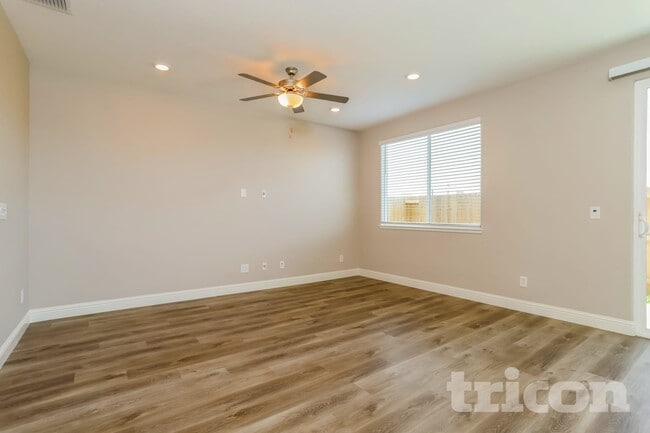 2075 Comstock Ln, Lincoln, CA 95648 - photo 3