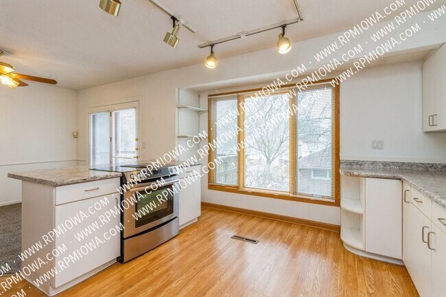 2722 Park Ave, Des Moines, IA 50321 - photo 6