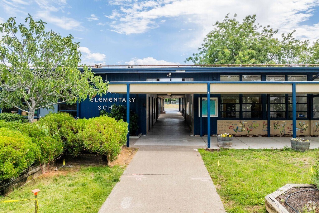 Vichy Elementary School is located in Napa.