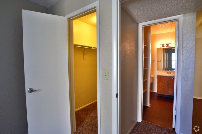 Savannah Square, Norman, OK 73072 - photo 3