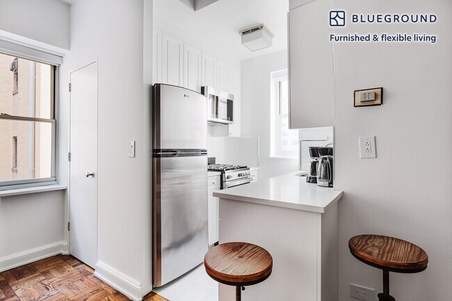 300 E 57th St unit FL12-ID1622, New York, NY 10022 - photo 5